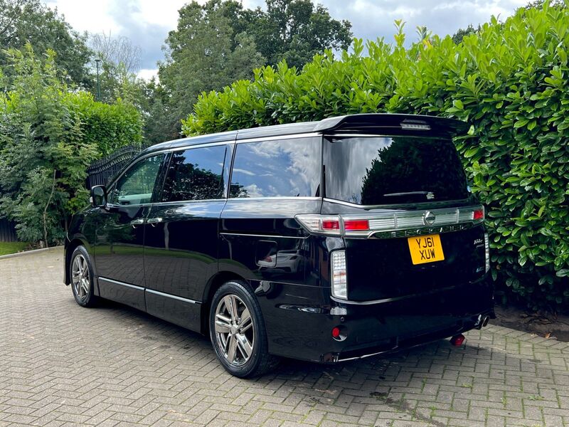 NISSAN ELGRAND