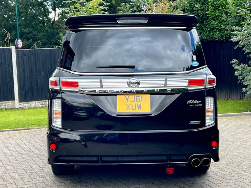 NISSAN ELGRAND